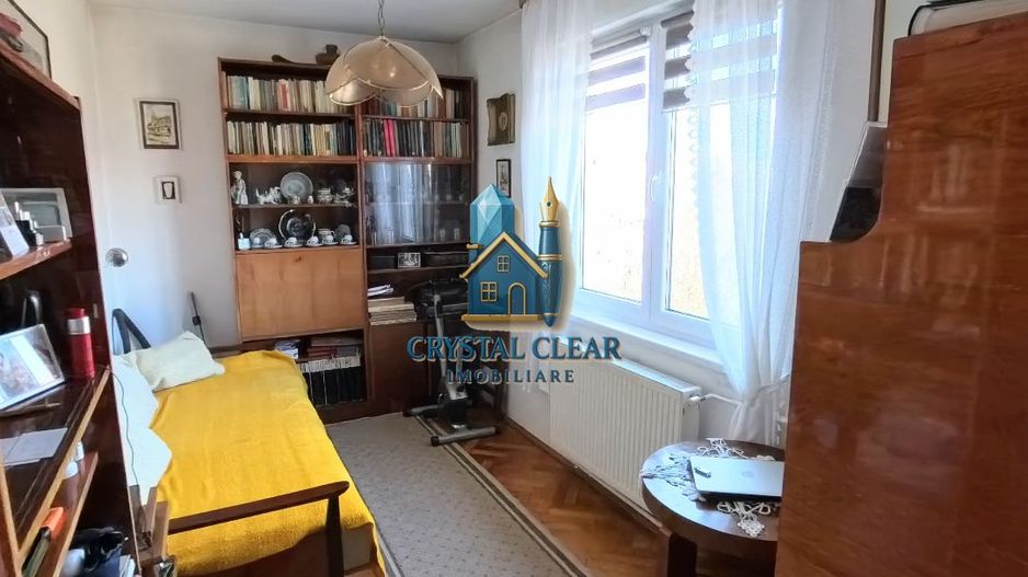 Două case în curte comună, 6 camere + 385 teren - zona semicentrală - Poză 2