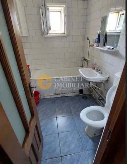 Nicolina- Apartament 3 Camere Decomandat -Etaj 2 -Bloc 1985 - Poză 2