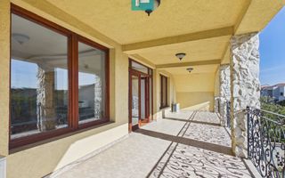 Vilă cu 8 camere și 407mp utili- Dumbrăvița - Poză 5