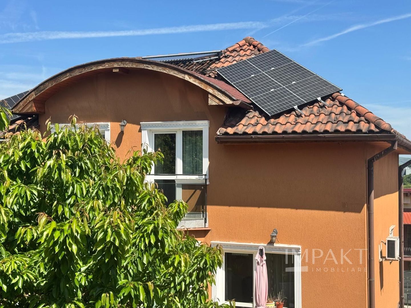 De închiriat – Vilă premium cu panouri fotovoltaice, grădină și garaj - Poză 21