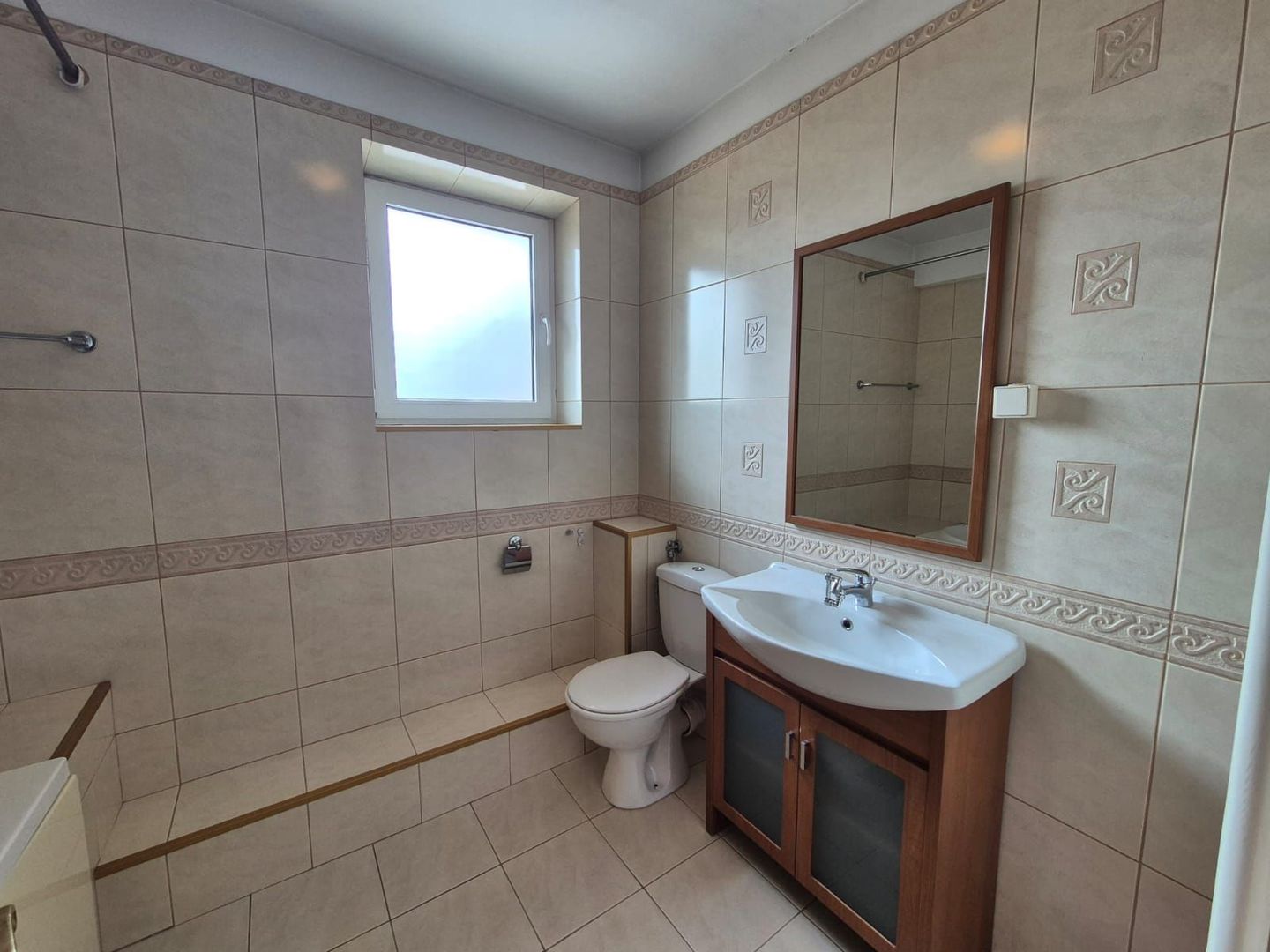 Inchiriere vila 5 dormitoare S + P + 1E + M zona Erou Iancu Nicolae - Poză 24