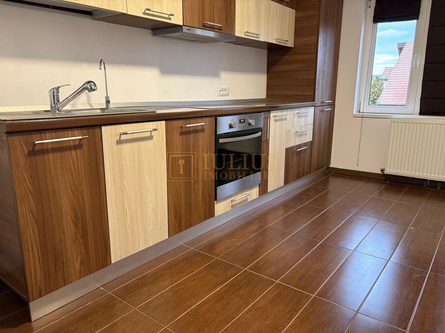 Apartament la curte, 2 băi, loc de parcare, zona linistita, dressing - Poză 11
