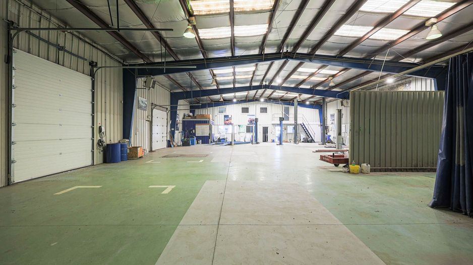 Reprezentanță auto de vânzare – Arad, Zona Industrială Micalaca Est - Poză 12