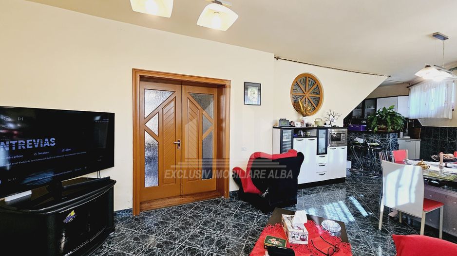 Casa indiduala | 250 mp | 300 mp teren | Lipoveni - Poză 3