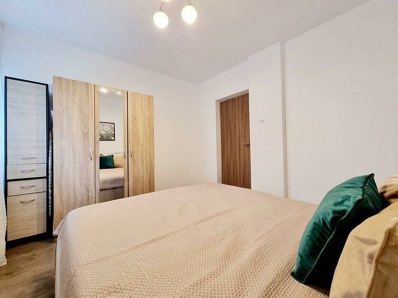 3 Cam Renovat Victoriei Iancu de Hunedoara Metrou Stradal Vedere Spate Lateral - Poză 13