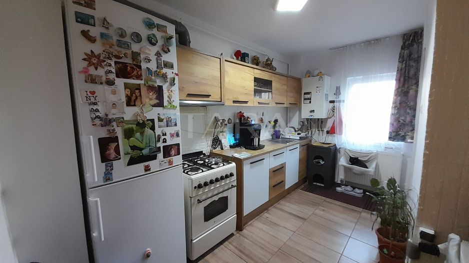 Apartament decomandat, zona centrala Apahida, aproape de Primărie. - Poză 3