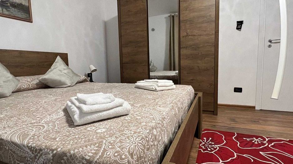 Apartament 1 camera Dec 40 mp Gara Arcu 450 euro - Poză 2