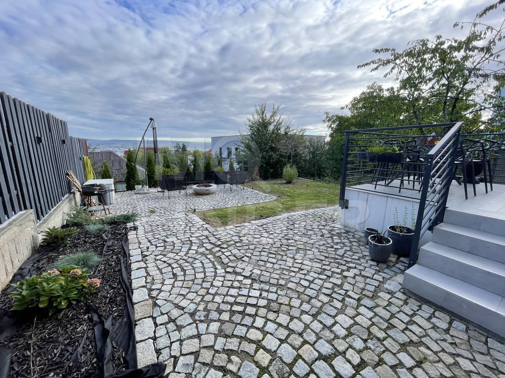 Apartament de LUX cu Gradina 150 mp si Parcare zona Andrei Muresanu - Poză 8