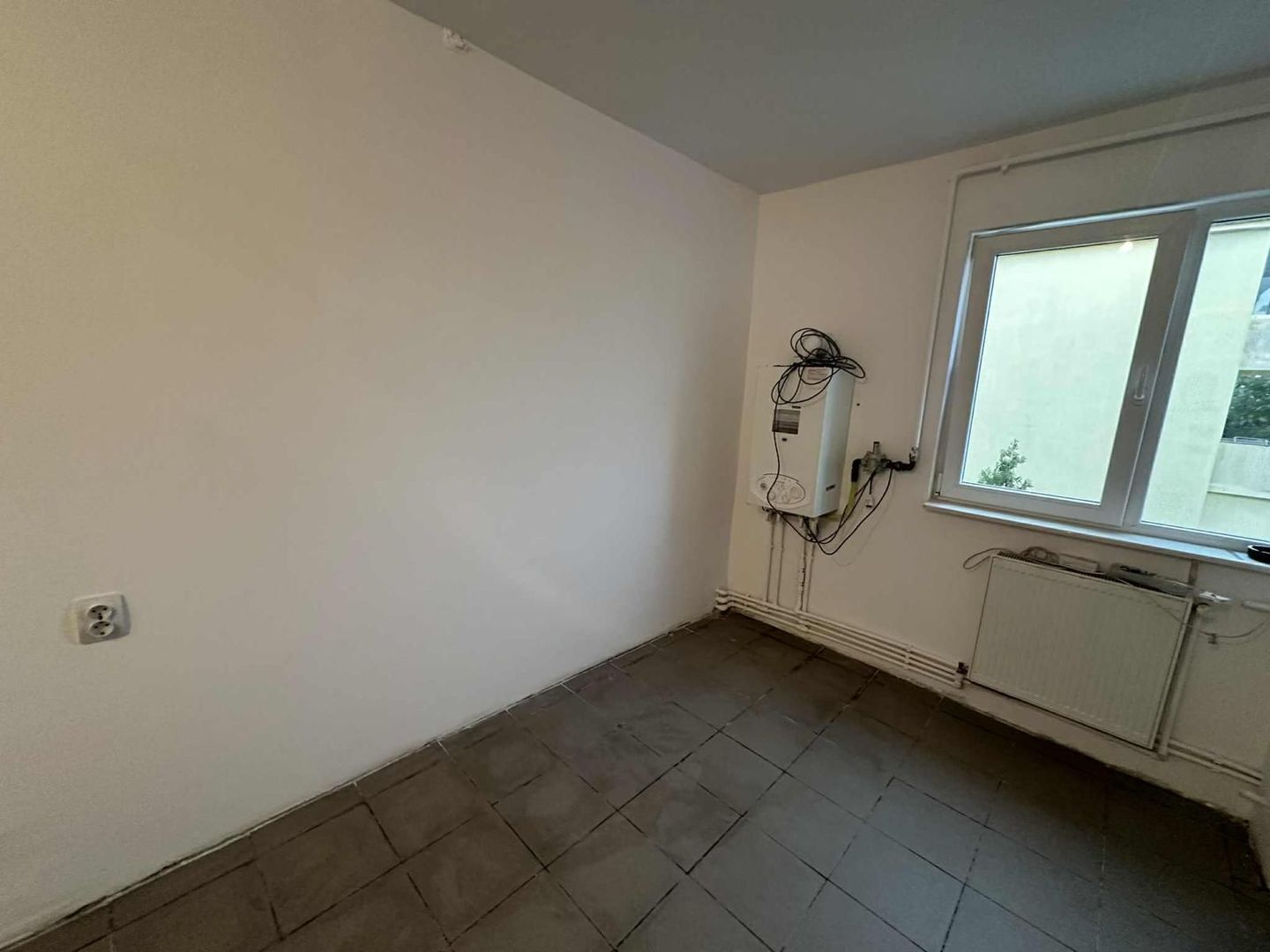 Dambovita | 2 Camere | Etaj Intermediar | Centrala Proprie. - Poză 4