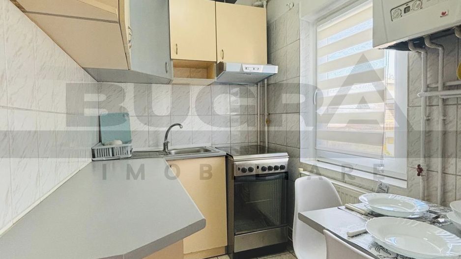 Garsoniera 35 mp, decomandata, centrala proprie, zona Louis Pasteur - Poză 3