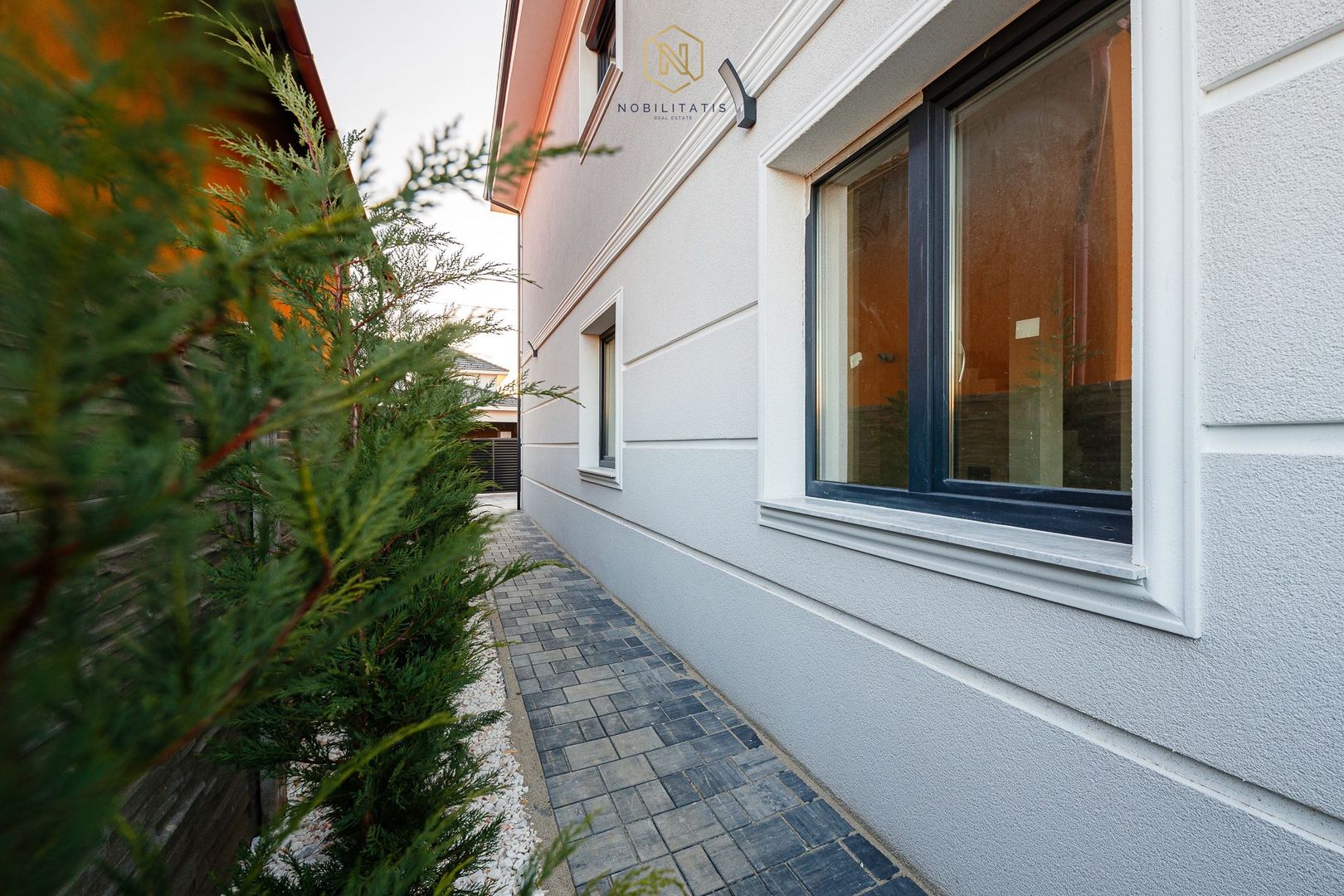 Duplex nou deosebit - despartit prin camera tehnica | Curte amenajata - Poză 15