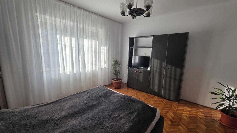 BRASADAS vinde ap 3 cam in zona Piata Mica. - Poză 3