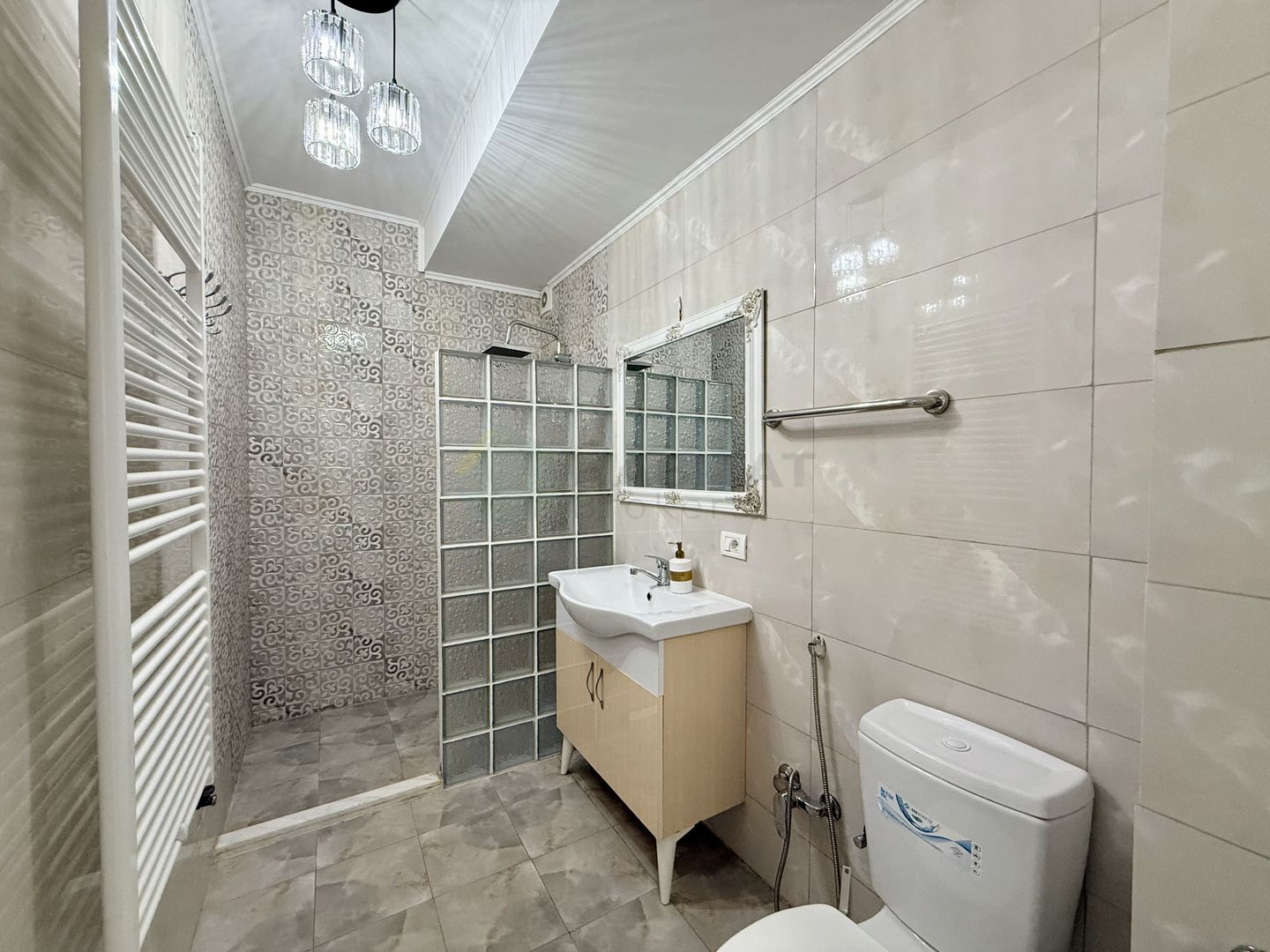 Vila 5 camere Volunatari| Mobilata, piscina exterioara - Poză 15