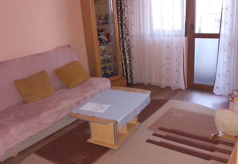 De închiriat apartament 3 camere - Poză 4
