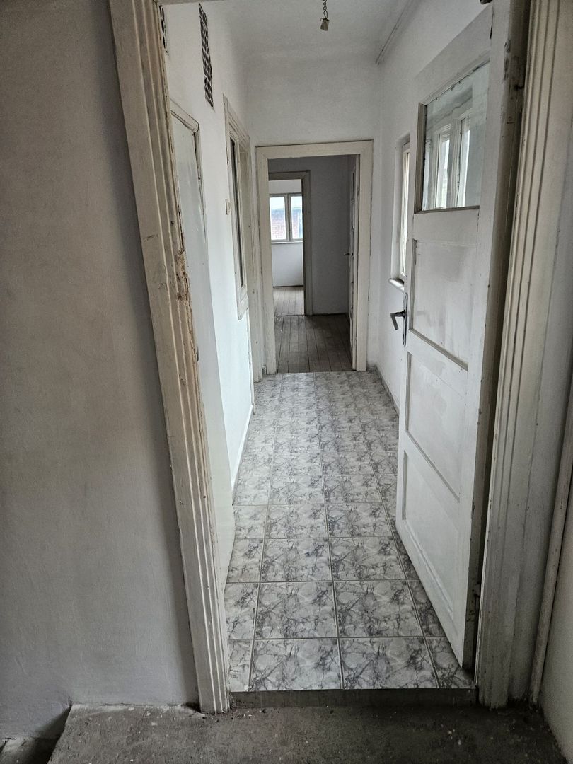 Vila S+P+E+M langa hotel Marriott - Poză 5