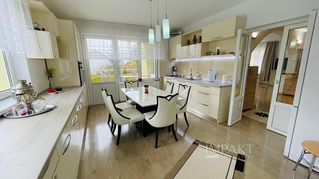 Casa deosebita cu 7 camere si piscina exterioara in cartierul Zorilor - Poză 3