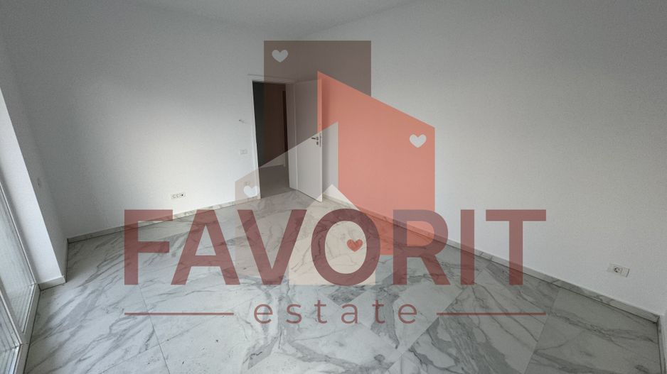 Decomandat. Gradina Proprie. 2 bai. Disponibil imediat. - Poză 2