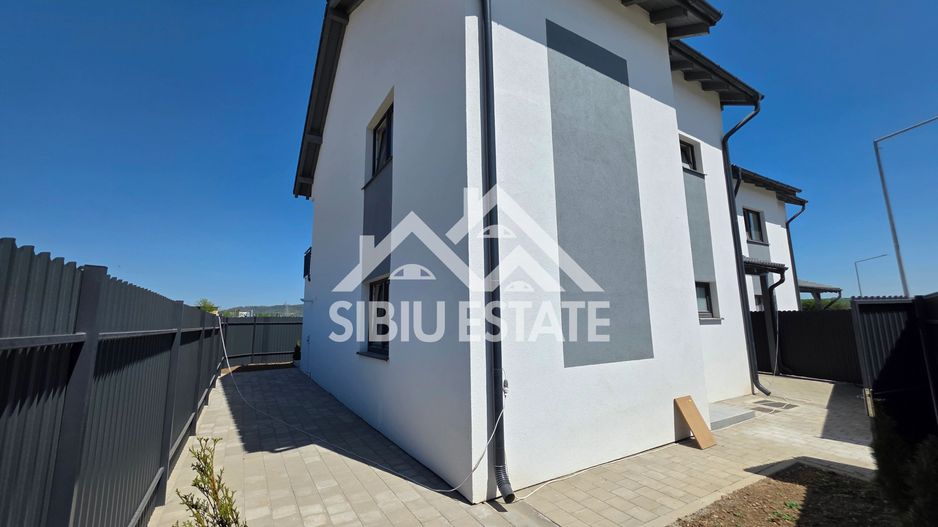 Casa la cheie cu carport si terasa, Selimbar, Sibiu - Poză 3