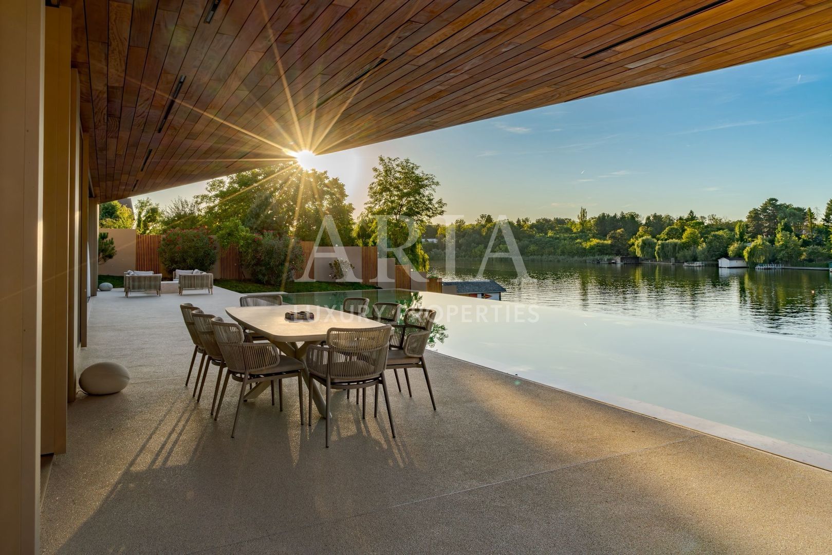 VILA FRONTLAKE SNAGOV – acolo unde arhitectura întâlnește libertatea - Poză 3