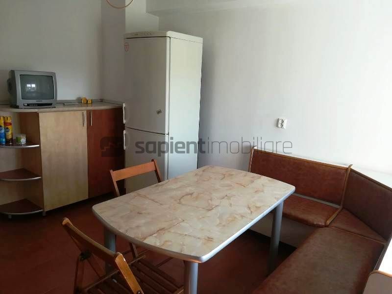 De inchiriat ap.cu 4 camere in Cantemir - Poză 2