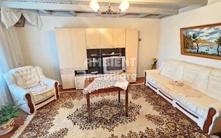 Gospodarie traditionala in localitatea MÎNJEȘTI, la 10 km de Vaslui; - Poză 1