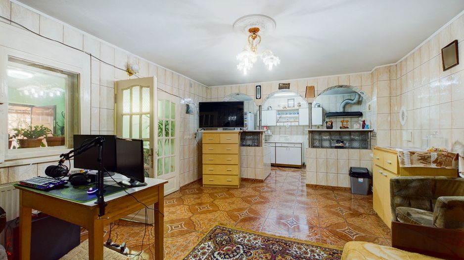 Casă de vânzare cu 8 camere zona Aradul Nou - Poză 7