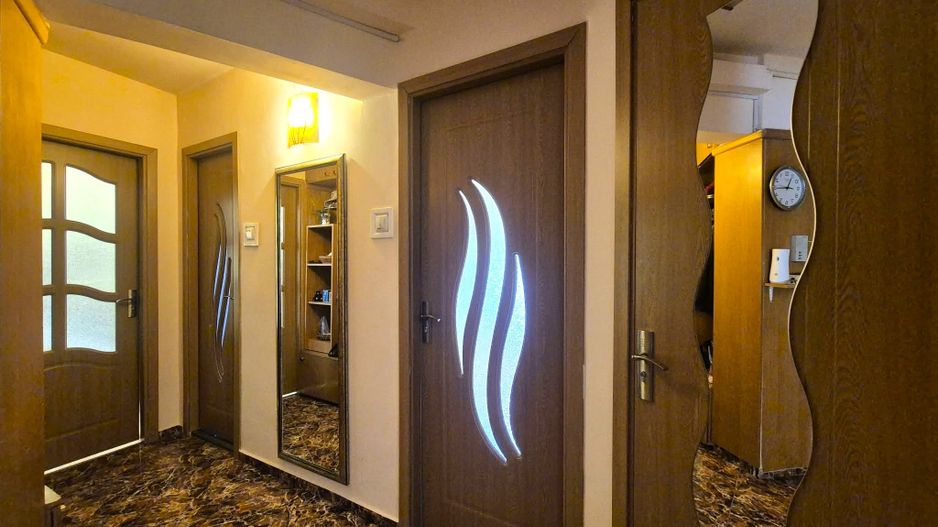 Exclusivitate - Apartament pretabil locuit, toate facilitătile in apropiere - Poză 8