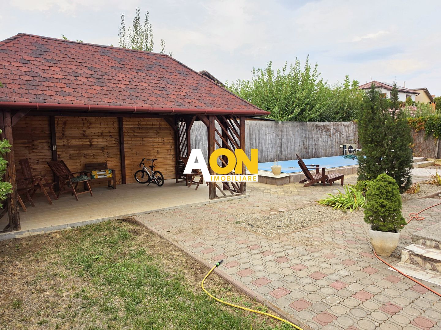 Casă individuală cu 6 camere și piscină în Alba Iulia, zona Cetate - Poză 2