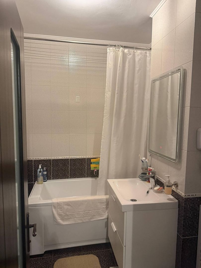 De vanzare apartament 2 camere Complex Vega, 120.000 euro - Poză 3
