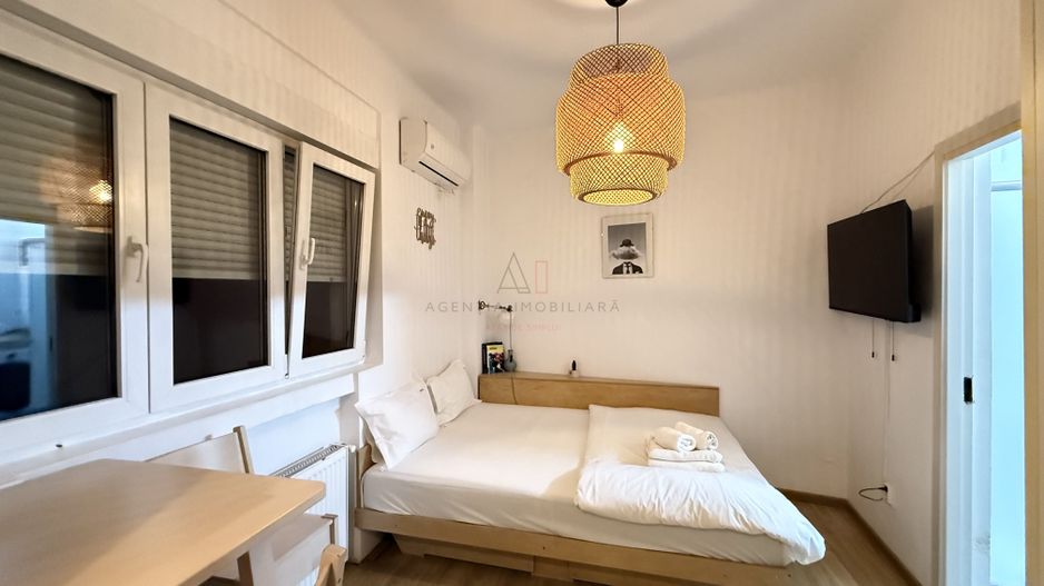 Garsoniera Universitate | View Hotel Corinthia - Poză 2