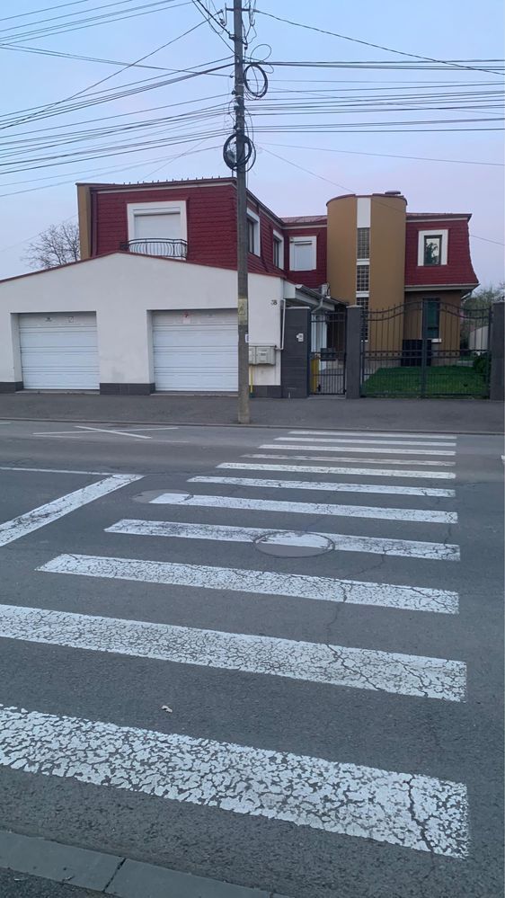 Casă  cu piscină- Unirii- Calea Voinicenilor - Poză 4