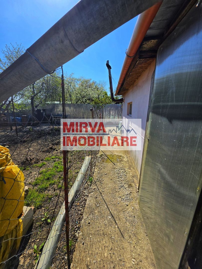 Casă 4 camere, 685 mp teren, renovată 2011 – Mănești, Zalhanaua - Poză 12