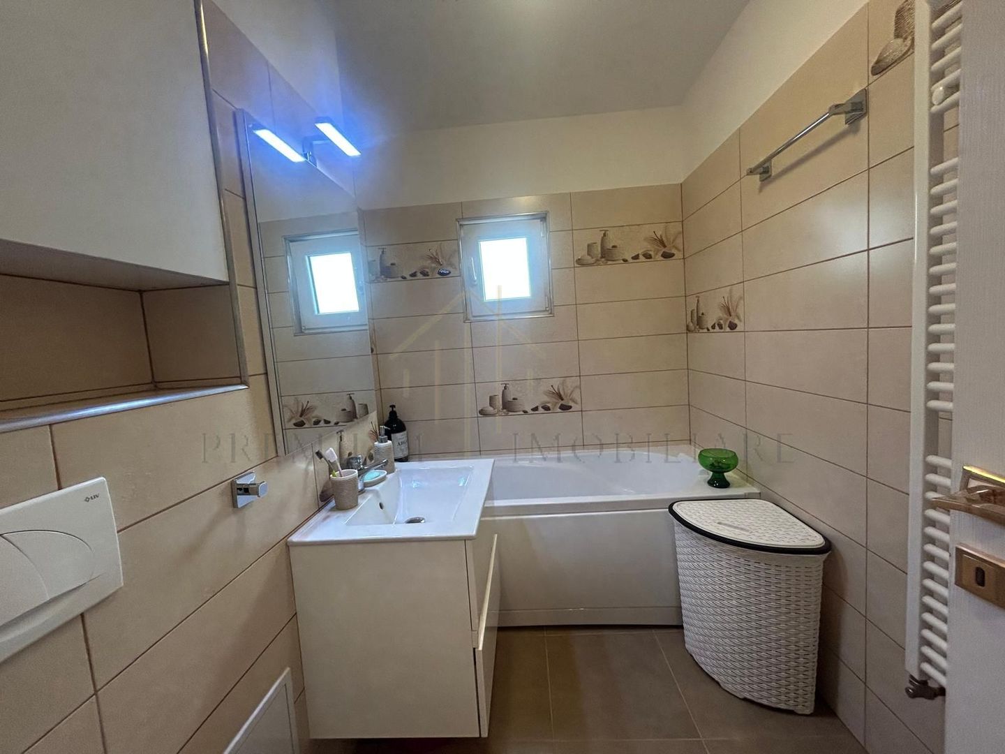 Apartament 2 camere decomandat, complet renovat, etaj 3/4,zona de sus - Poză 16