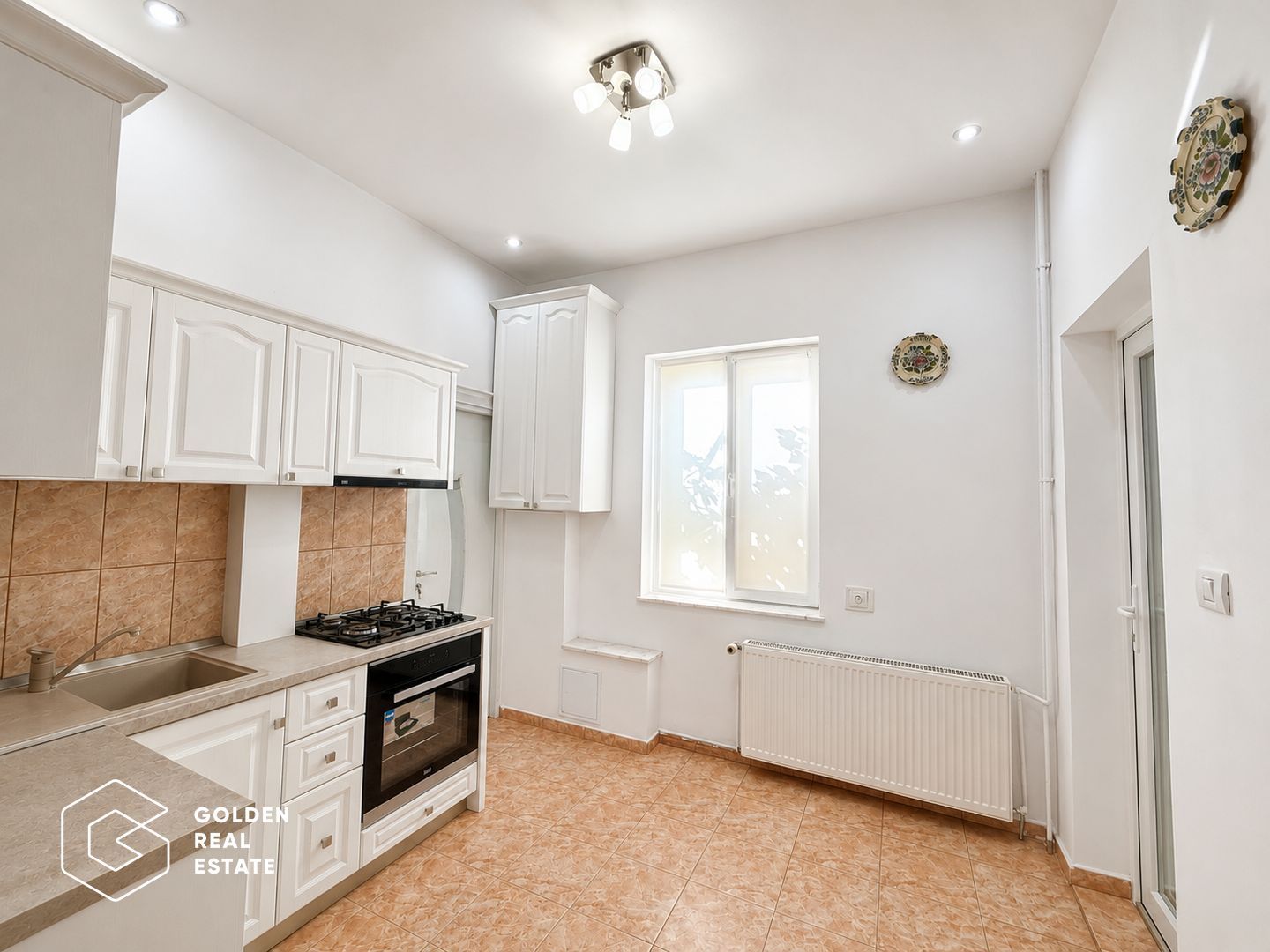 Apartament la casa cu 3 camere, zona Centrala - Poză 9