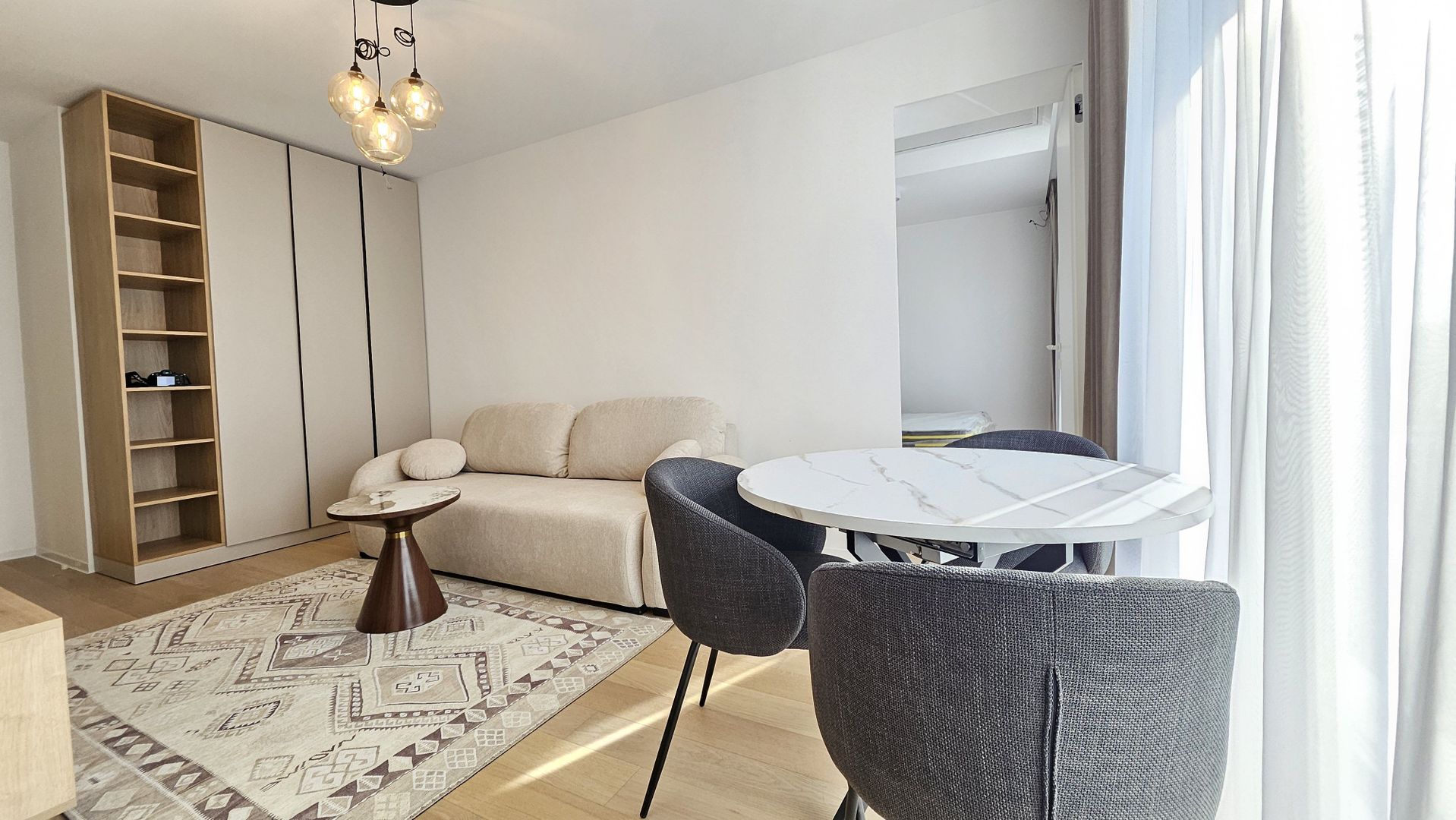 Studio Dublu, One Lake Club - Poză 1