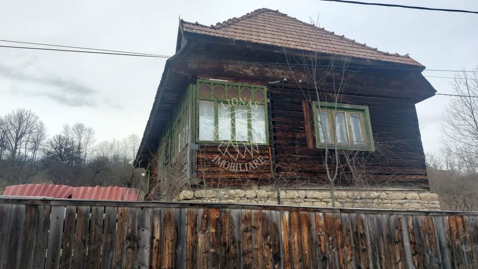 COMISION O Casă tradițională de vânzare 60MP teren intravilan 2295MP MARGAU CLUJ - Poză 3