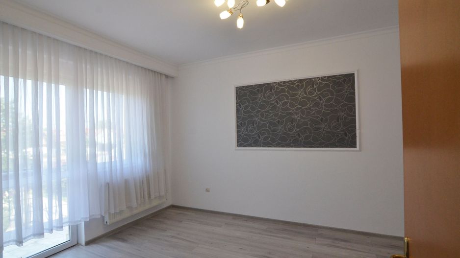 Inchiriem Vila individuala 6 camere cu panouri solare zona Pipera - Poză 21