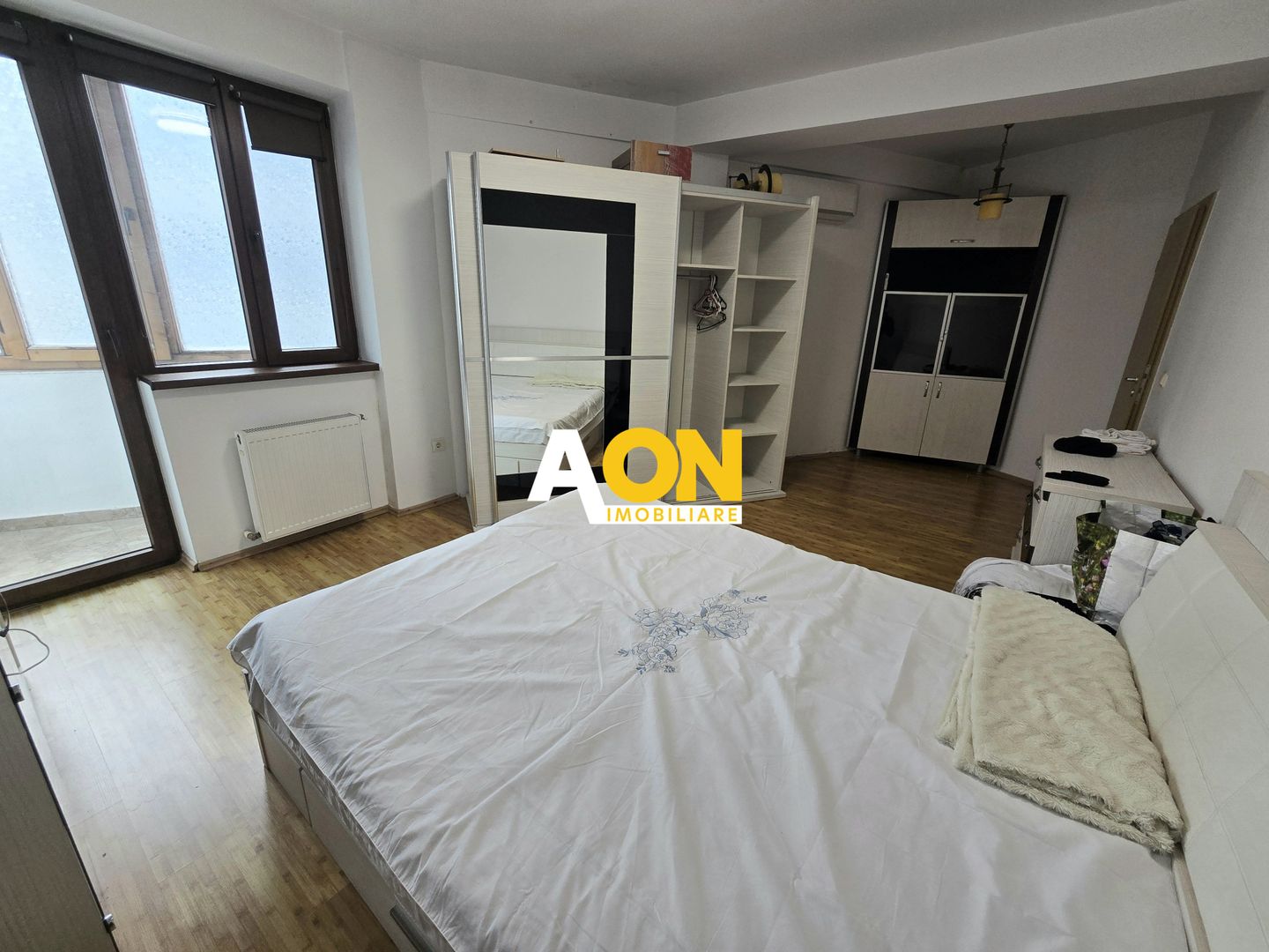 Apartament 2 Camere Cetate Decomandat Bloc Nou, Etaj 3 cu Lift - Poză 1