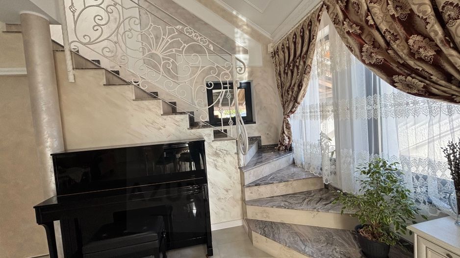 Casa individuala ultrafinisata 200 mp utili si teren 462 mp  Selimbar - Poză 24