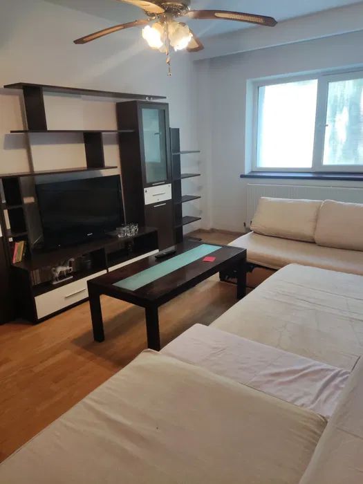 Apartament 3 camere, Micro 17 - Poză 1