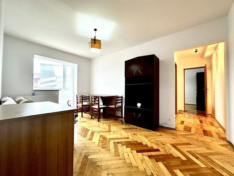 Apartament cu 3 camere de vânzare - Poză 6