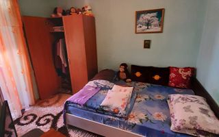 Apartament 3 camere transformat in 2 camere, zona scolii 7, etaj 2 - Poză 3