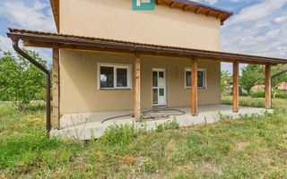 Casă cu 2 camere și teren în Gai - Poză 1