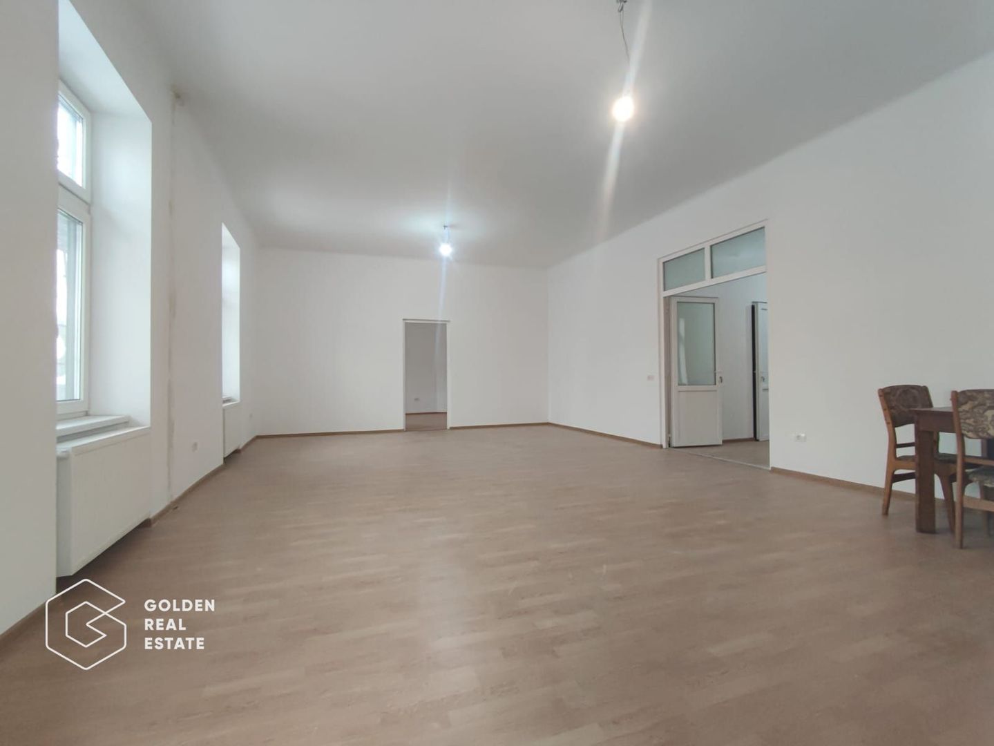 Apartament in centrul Timisoarei, vedere spre Bega, etajul 1 - Poză 1