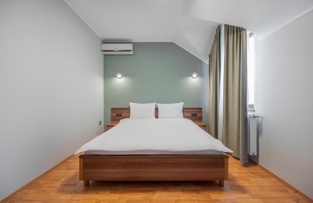 Complex turistic pe un domeniu de 5.375 mp | Sânmartin - Poză 8