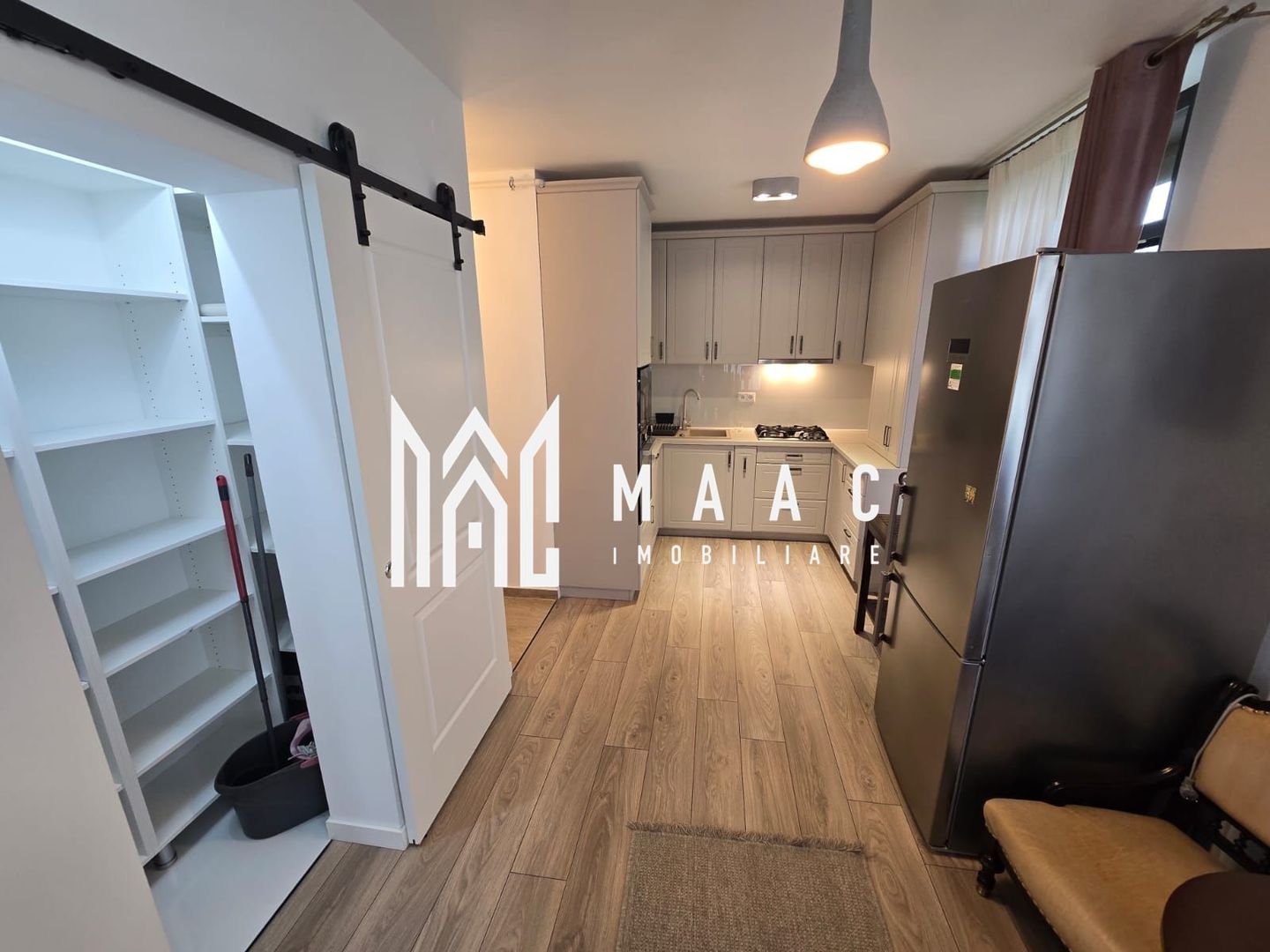 Apartament superb 3 camere 2 bai 2 balcoane Selimbar Lidl - Poză 9