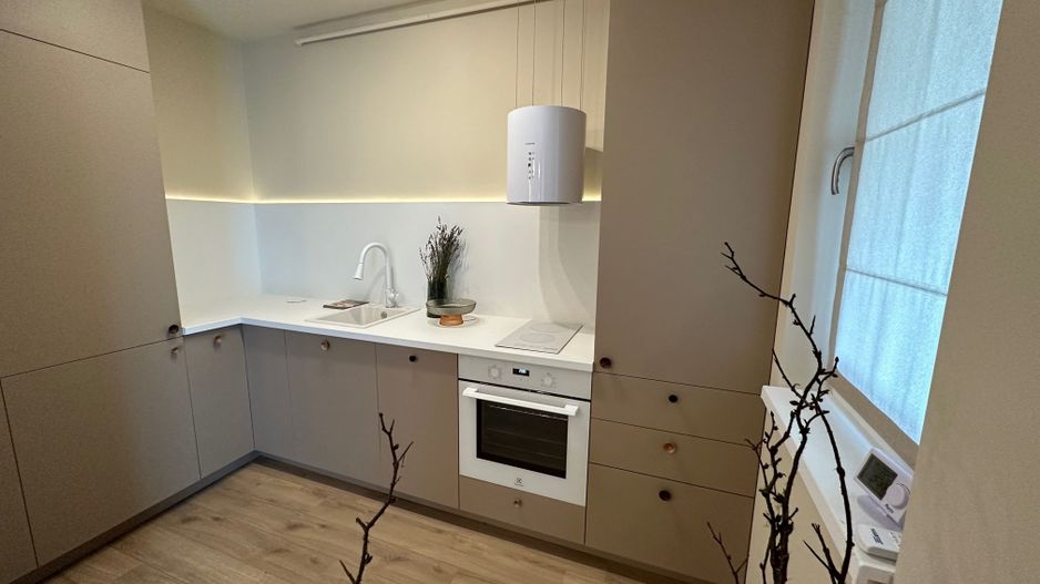 Apartament deosebit  2 camere zona Lipovei - Poză 3