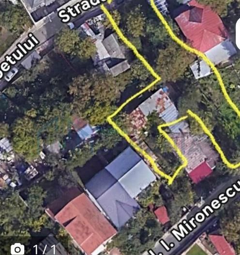 Teren cu casă bătrânească de vânzare, zona Podul de Fier, Iași - Poză 1