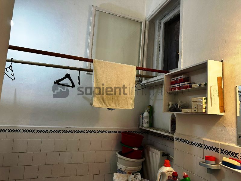 Apartament la casa cu 4 camere si acces auto, ultracentral - Poză 12