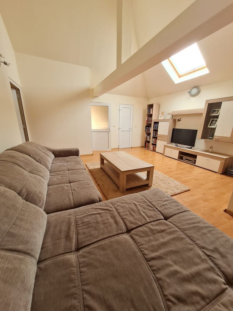 Casă cu teren generos pretabila pentru afacere - Poză 9